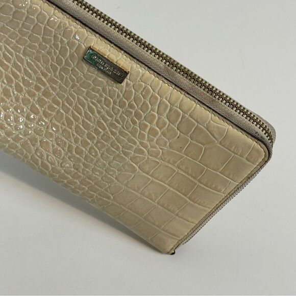 Kate Spade Knightsbridge Large Travel Wallet Ivory Embossed Leather - Picture 2 of 8
